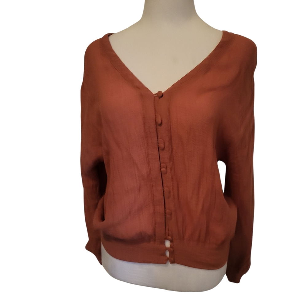 Pearl Button Front Top Rust sz M